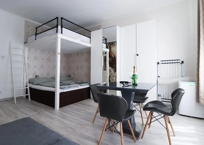 CozyNite Premium Apartment Favoriten 1
